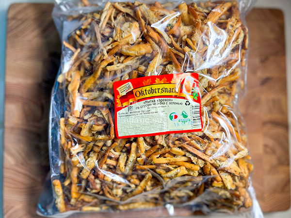 Нитка ЖАРЕНАЯ "Чеснок с зеленью" Oktobersnack 1 кг (сырный продукт) в Ульяновске