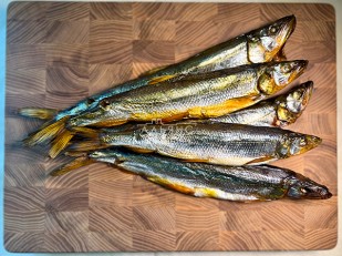 Ведро Ржаные гренки с малосольным огурчиком: Корюшка Х/К ГОСТ (крупная)